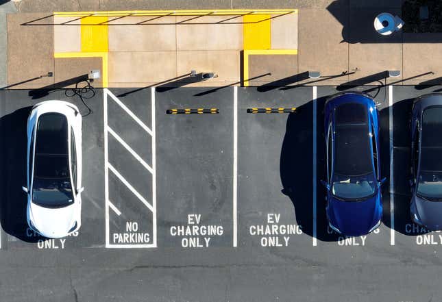 Tesla has an estimated 17,500 EV charging stations spread across the US. 